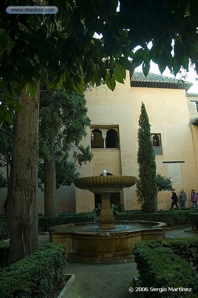 Granada
Jardines del generalife con arco
Granada