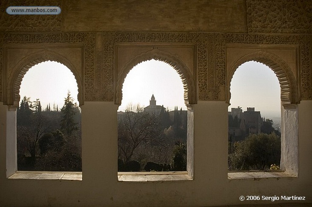 Granada
La llave de la alhambra en la puerta del vino
Granada