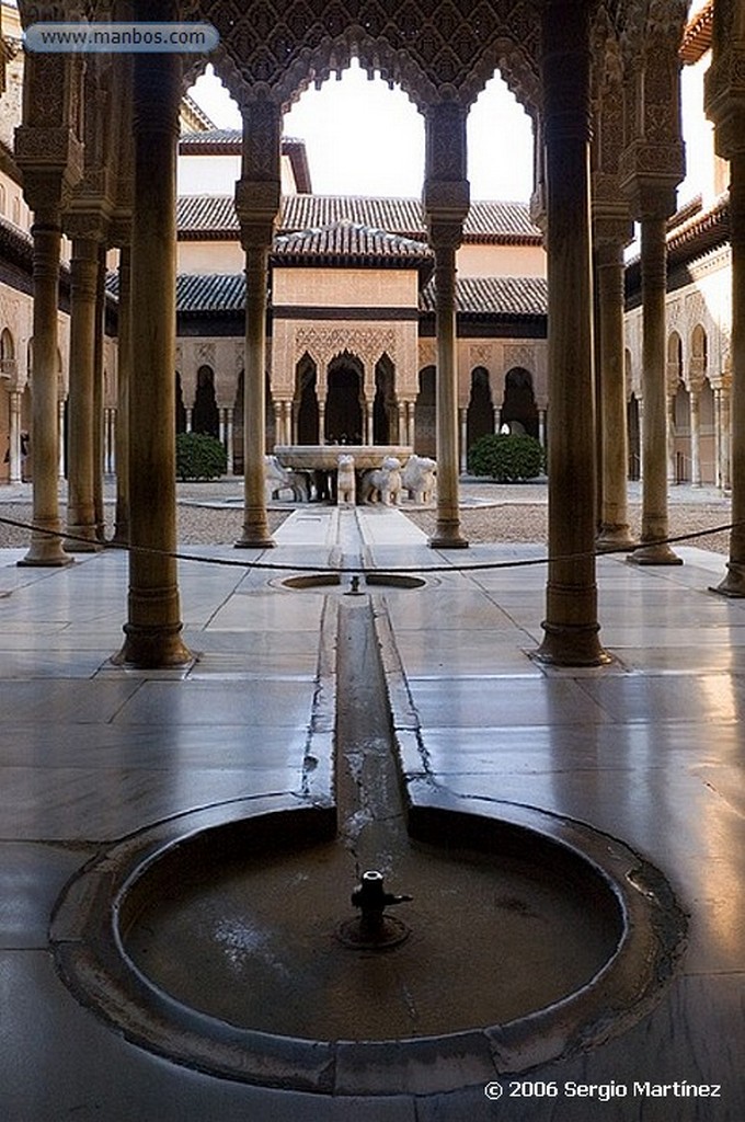 Granada
Patio de los leones fuente
Granada