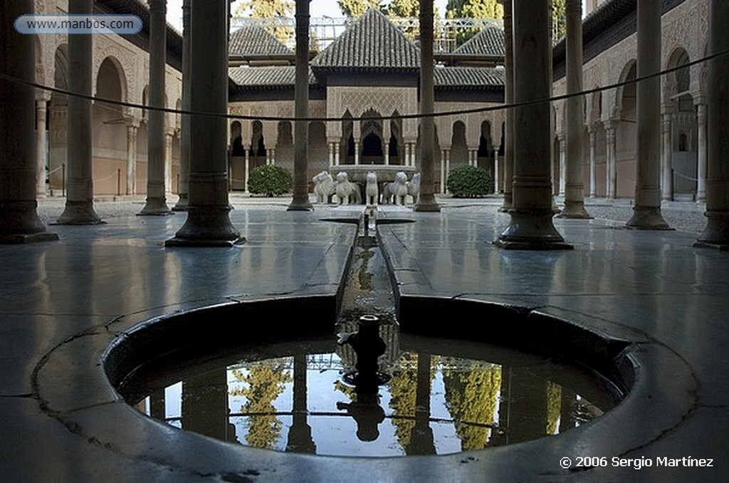 Granada
Patio de los leones vertical
Granada