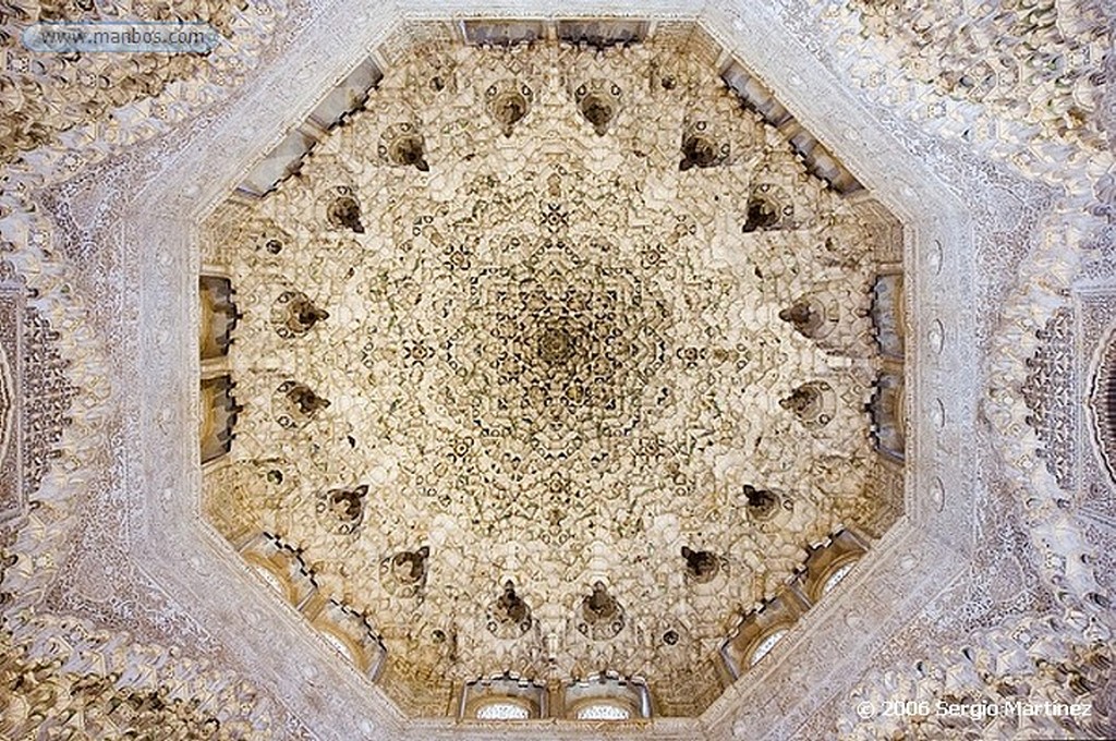 Granada
Silueta entre arcos
Granada
