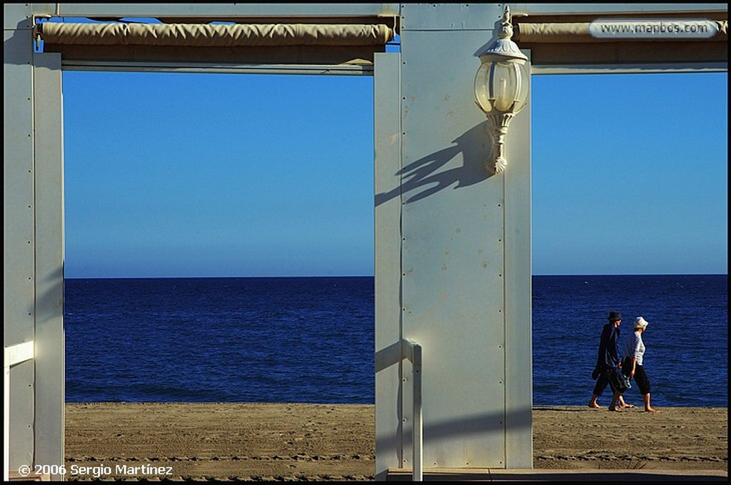 Foto de Torremolinos, Malaga, España - Paseo por la ventana